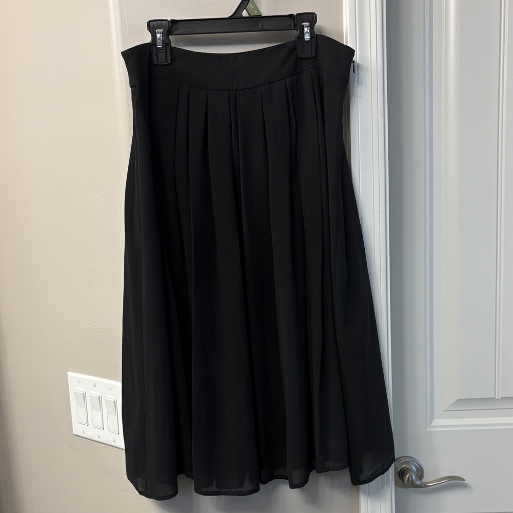 WHBM Midi Ballerina Pleated Skirt